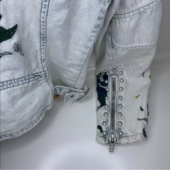 BlankNYC Denim Sitting Pretty Floral Moto Jacket - Picture 3 of 11